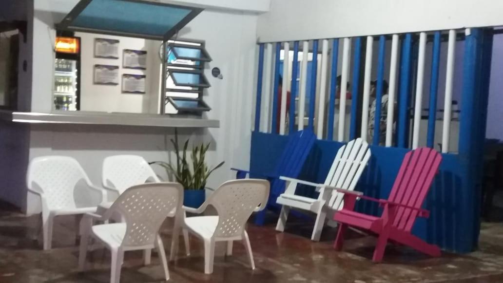 Hotel Don Tono Толу Екстер'єр фото